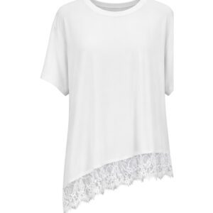 Blusa com Barra Assimétrica em Renda